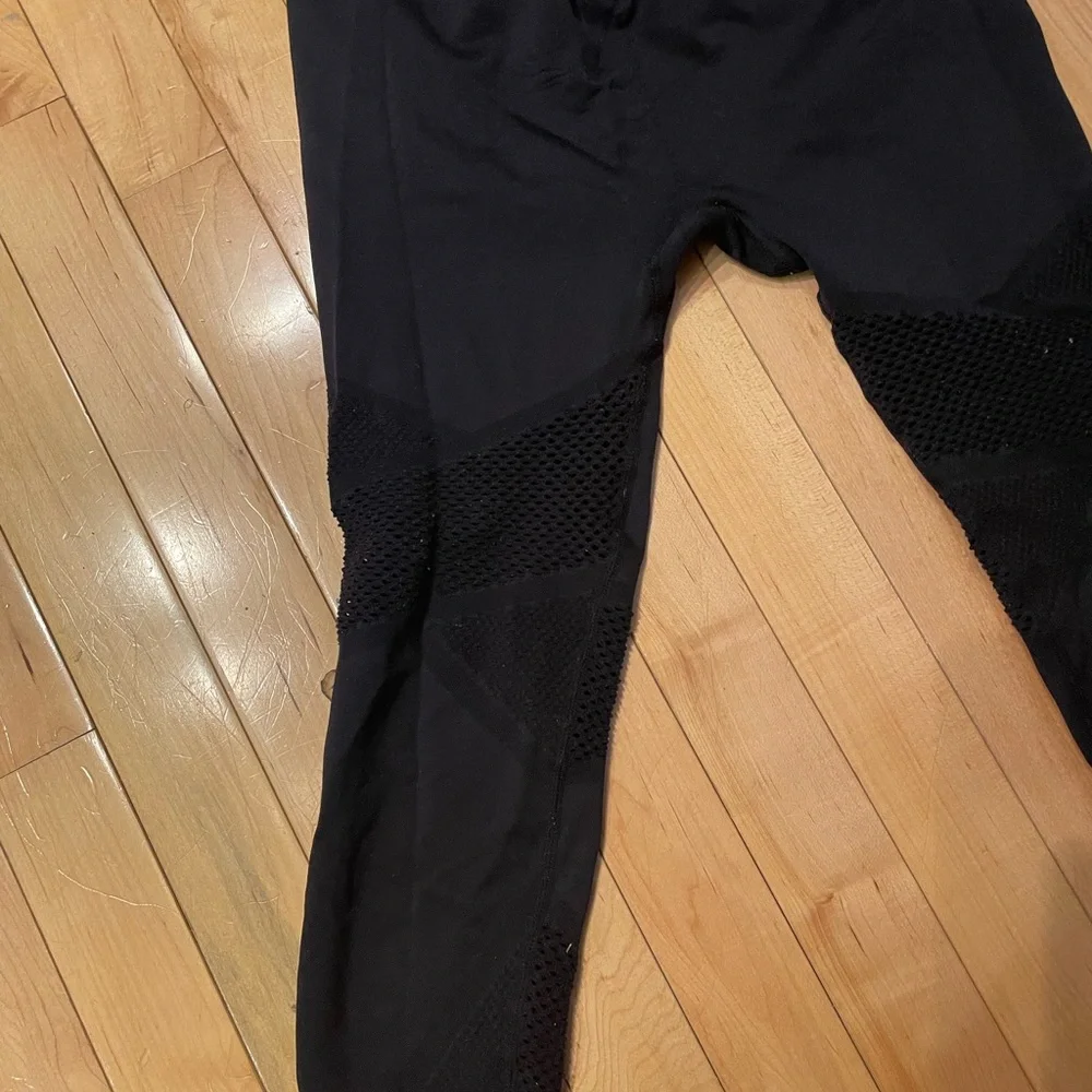Fabletics set. - Picture 3 of 3